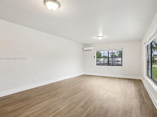 6546 SW 21st St, Miramar FL 33023
