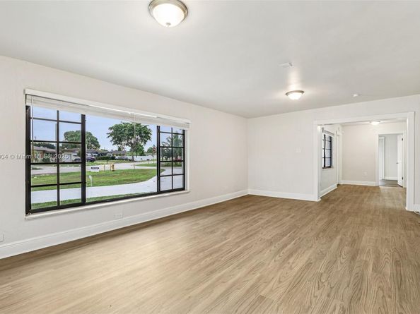 6546 SW 21st St, Miramar FL 33023