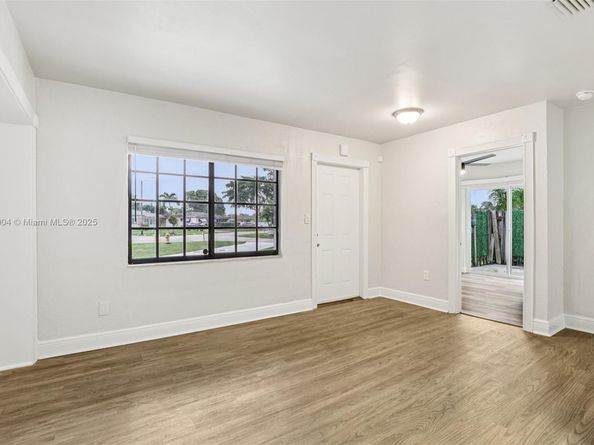 6546 SW 21st St, Miramar FL 33023