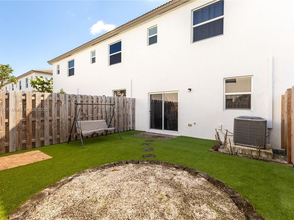 12150 NW 23rd Ct, Miami FL 33167