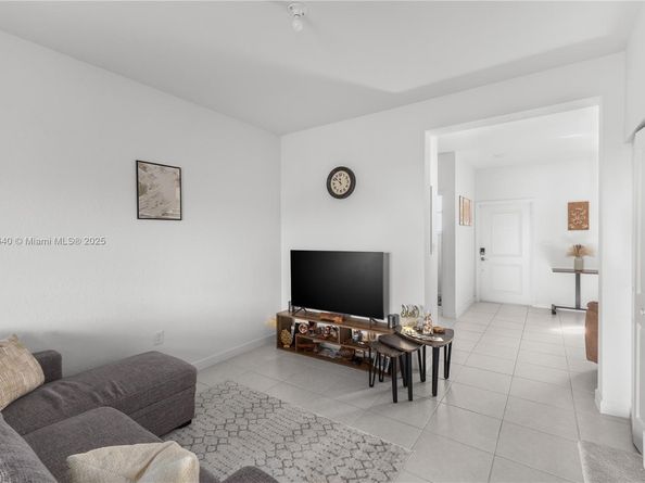 12150 NW 23rd Ct, Miami FL 33167