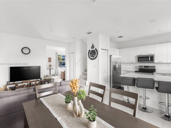 12150 NW 23rd Ct, Miami FL 33167