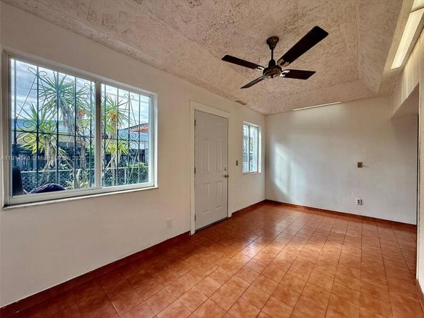 3000 NW 5th St, Miami FL 33125