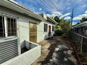 3000 NW 5th St, Miami FL 33125