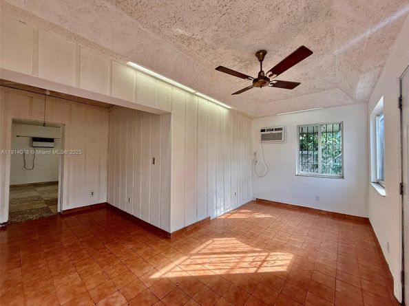 3000 NW 5th St, Miami FL 33125