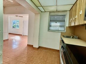 3000 NW 5th St, Miami FL 33125