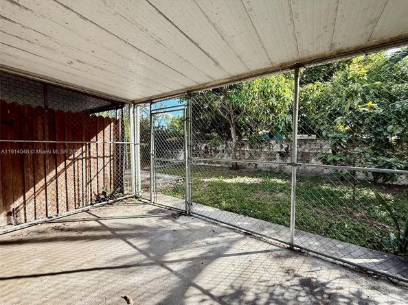 3000 NW 5th St, Miami FL 33125