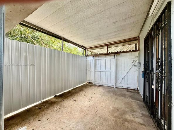 3000 NW 5th St, Miami FL 33125