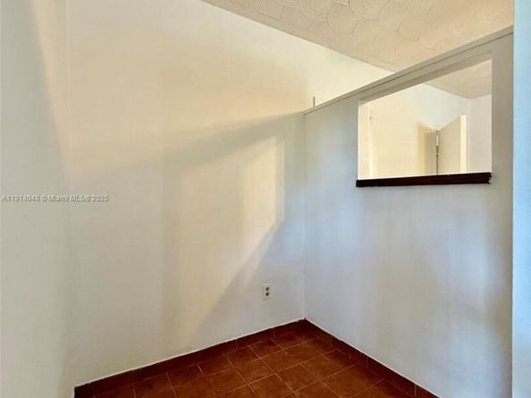 3000 NW 5th St, Miami FL 33125