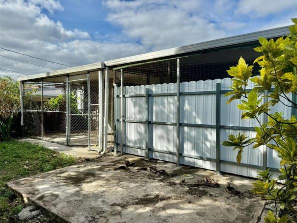 3000 NW 5th St, Miami FL 33125