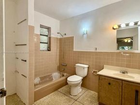 3000 NW 5th St, Miami FL 33125