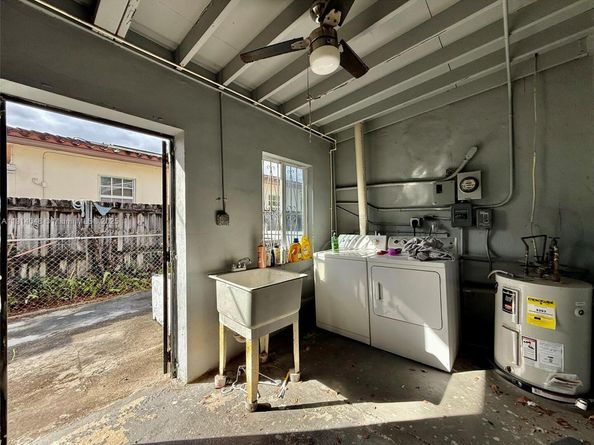 3000 NW 5th St, Miami FL 33125