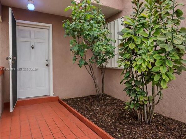 19301 SW 123rd Ave, Miami FL 33177
