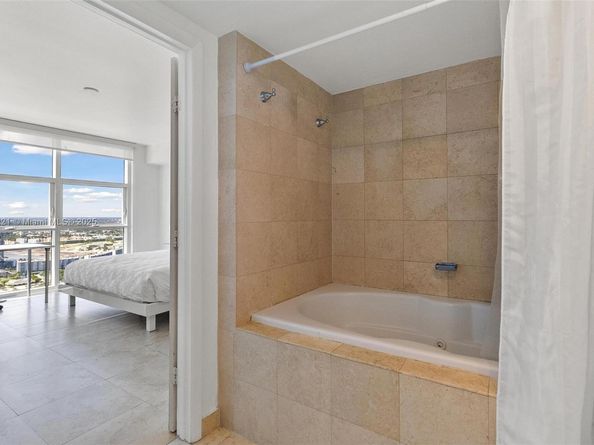 1830 S Ocean Dr 4507, Hallandale Beach FL 33009