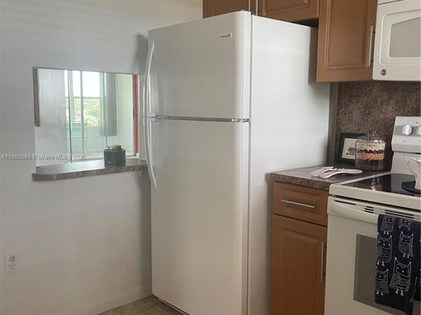 8345 Sunrise Lakes Blvd 309, Sunrise FL 33322