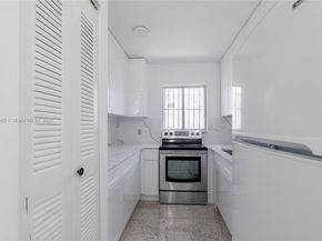 2921 SW 10th St 23, Miami FL 33135