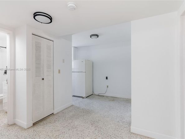 2921 SW 10th St 23, Miami FL 33135