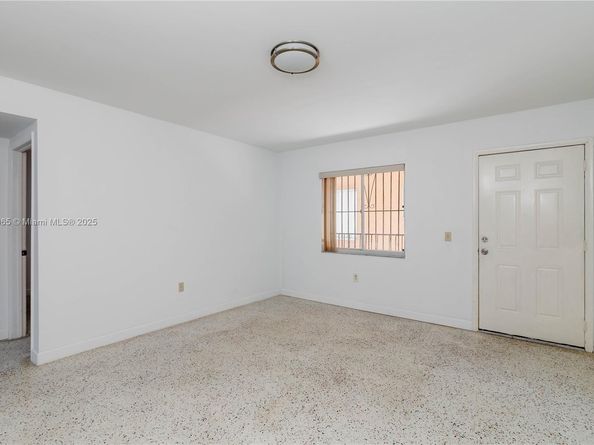 2921 SW 10th St 23, Miami FL 33135