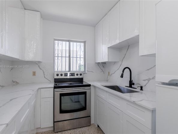 2921 SW 10th St 23, Miami FL 33135