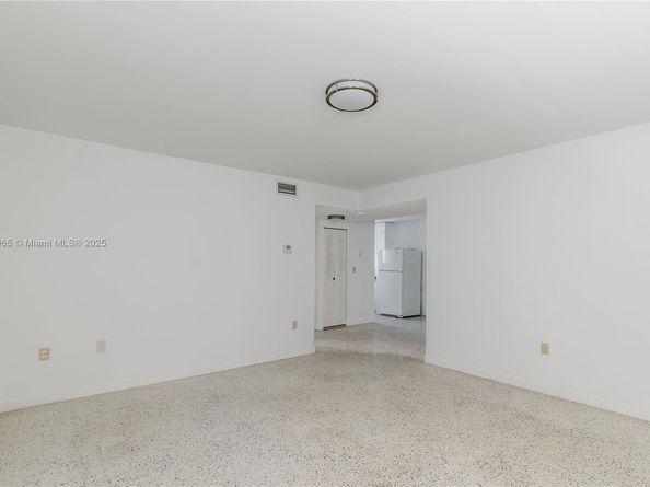 2921 SW 10th St 23, Miami FL 33135
