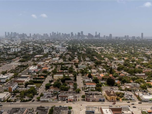 2921 SW 10th St 23, Miami FL 33135