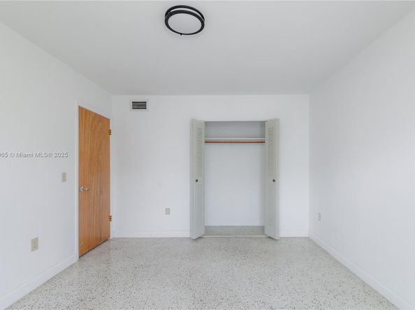 2921 SW 10th St 23, Miami FL 33135