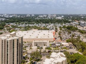 2921 SW 10th St 23, Miami FL 33135