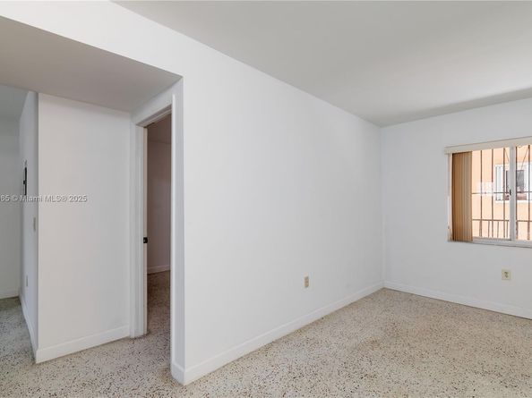 2921 SW 10th St 23, Miami FL 33135