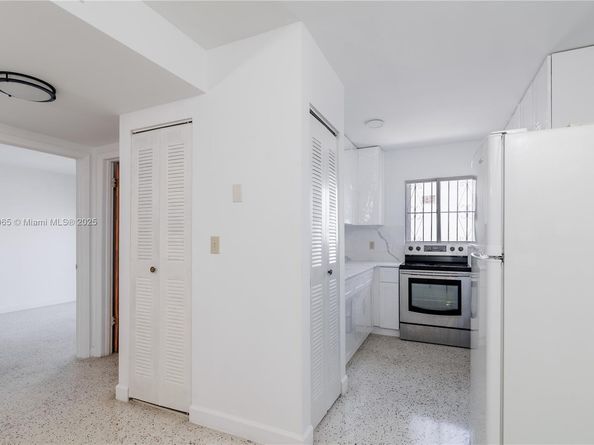 2921 SW 10th St 23, Miami FL 33135