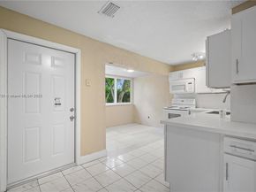 28 NE 164th St, Miami FL 33162