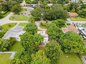 28 NE 164th St, Miami FL 33162