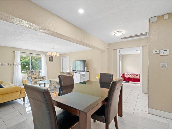 28 NE 164th St, Miami FL 33162