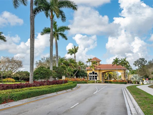 13391 SW 42nd St, Miramar FL 33027