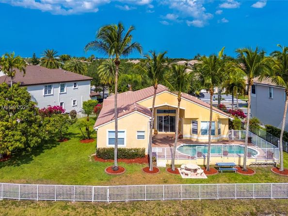 4506 SW 186th Way, Miramar FL 33029