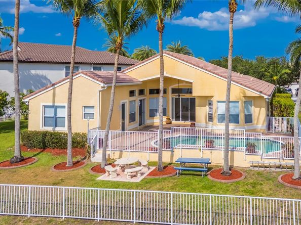 4506 SW 186th Way, Miramar FL 33029