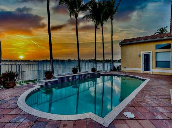 4506 SW 186th Way, Miramar FL 33029
