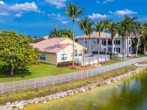 4506 SW 186th Way, Miramar FL 33029