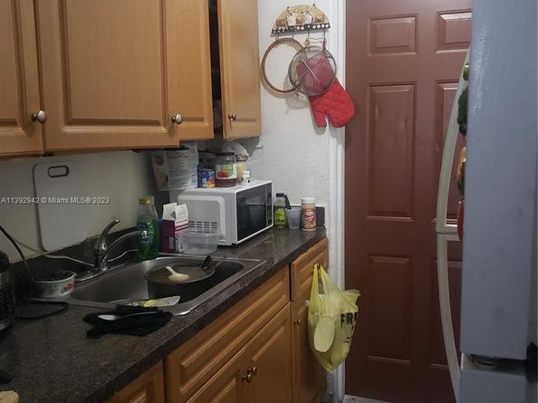 2865 NW 22nd Ave, Miami FL 33142