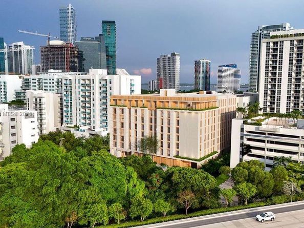 1741 SW 2nd 803, Miami FL 33129