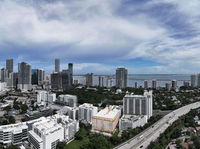 1741 SW 2nd 803, Miami FL 33129
