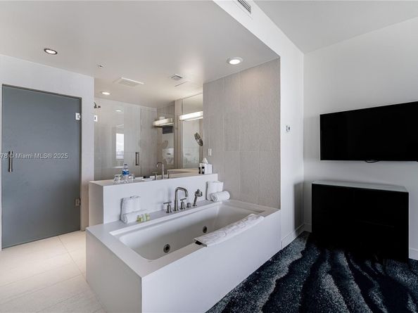 3101 Bayshore Dr 1504, Fort Lauderdale FL 33304
