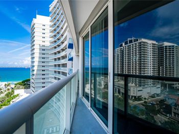 3101 Bayshore Dr