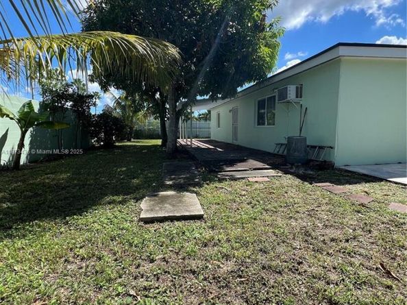 10315 SW 152nd Ter, Miami FL 33157