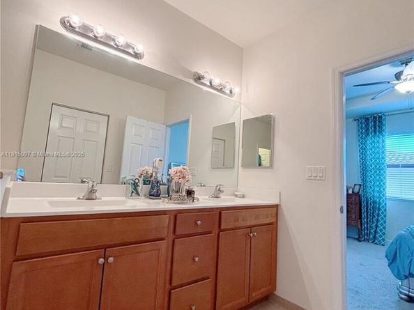 517 SE 34th Ter, Homestead FL 33033