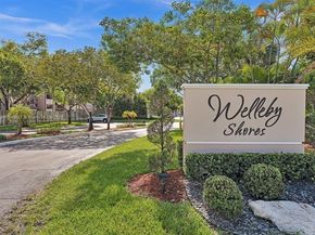 9928 Nob Hill Ct, Sunrise FL 33351