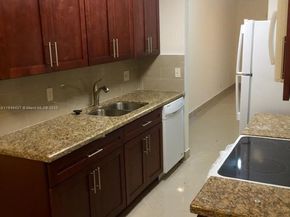 9928 Nob Hill Ct, Sunrise FL 33351