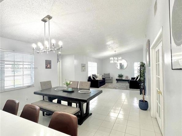 15421 SW 158th St, Miami FL 33187