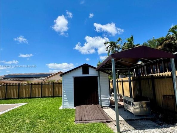 15421 SW 158th St, Miami FL 33187