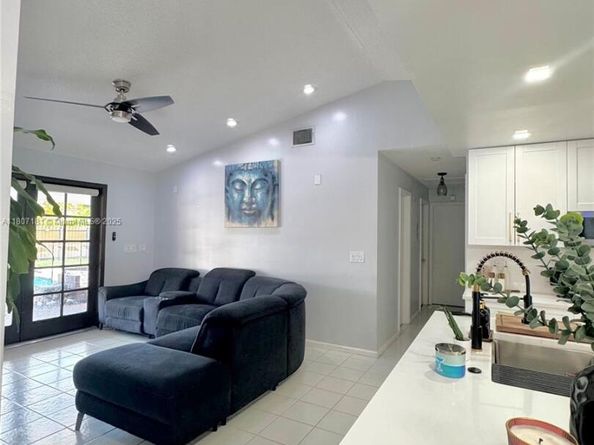 15421 SW 158th St, Miami FL 33187