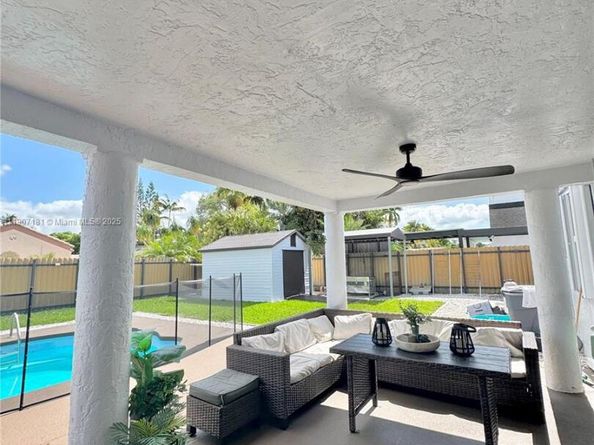 15421 SW 158th St, Miami FL 33187